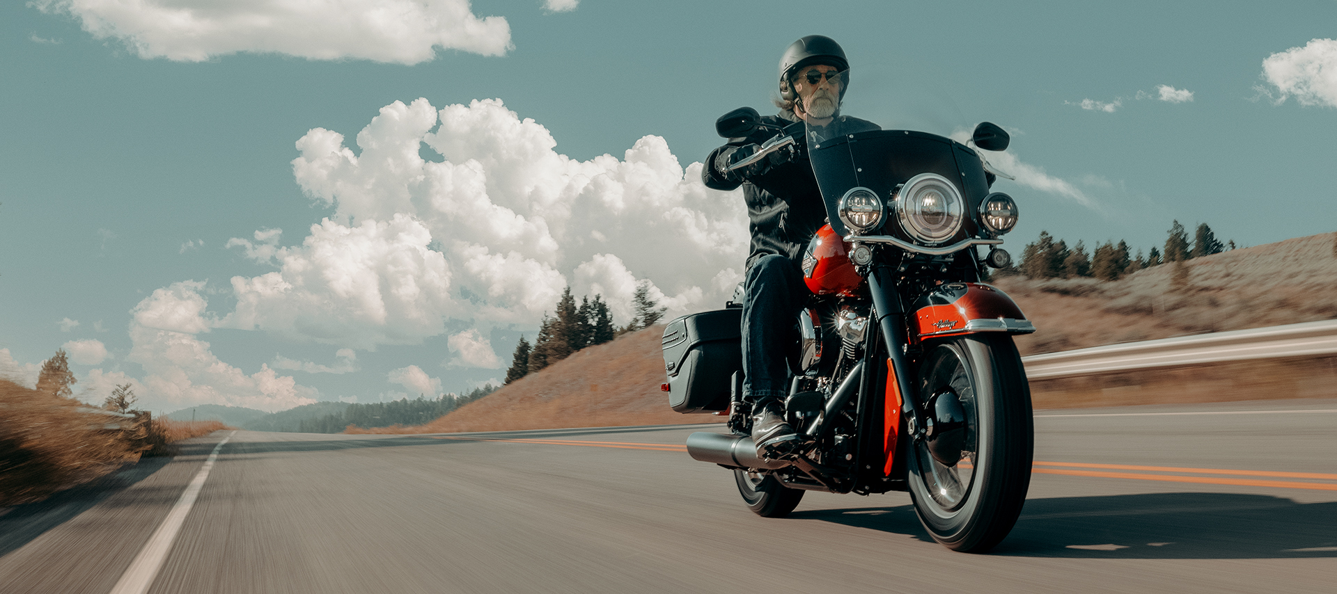 2025 Cruiser motorfiets rijdend 