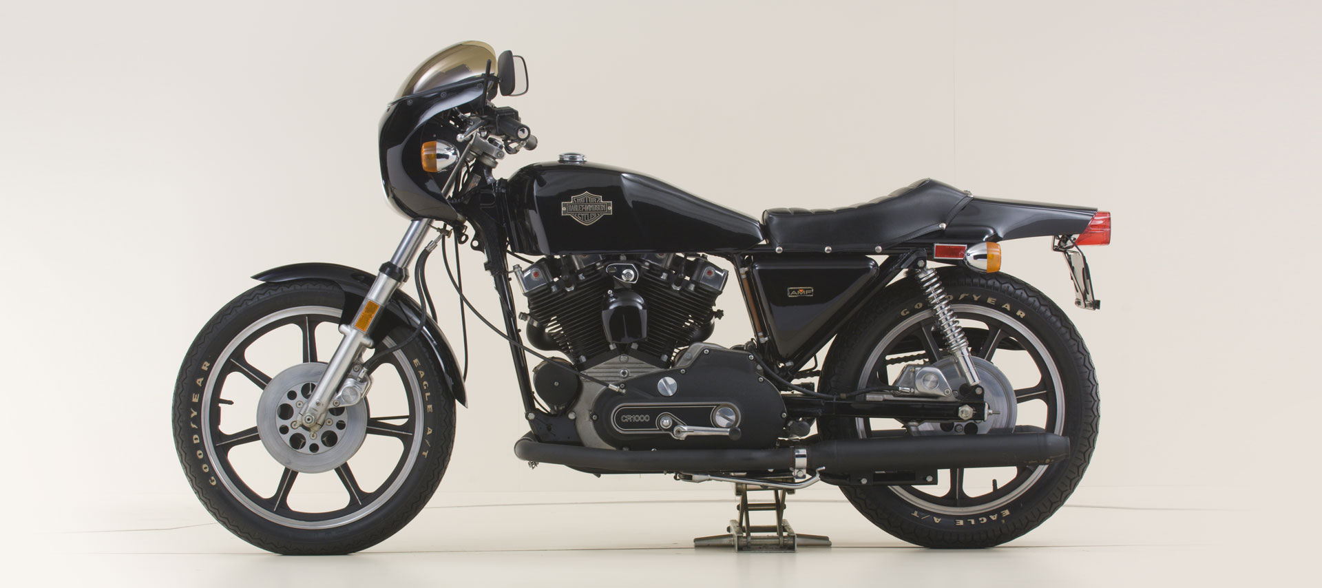 Bar & Shield Story 1977-5-G Cafe Racer Hero Image