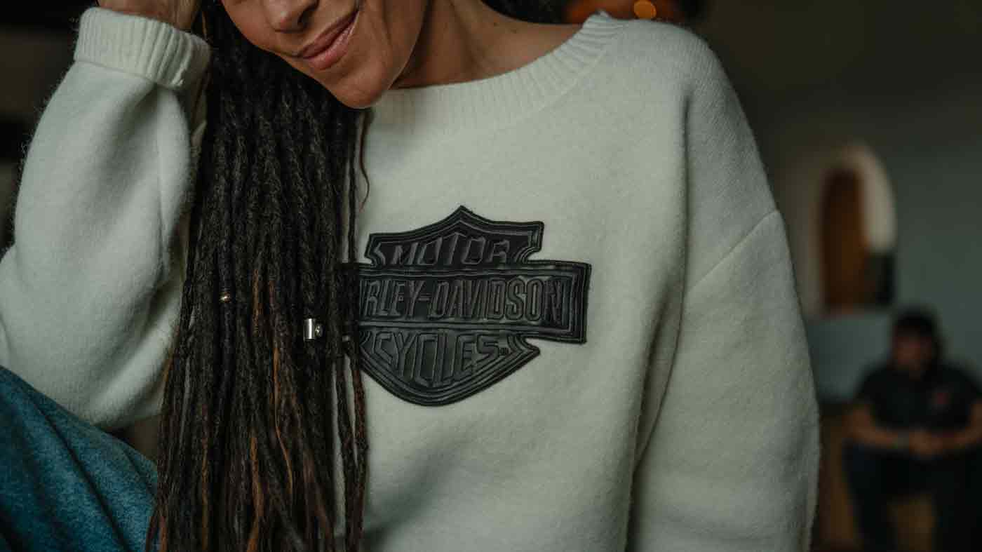 woman wearing white sweathirt