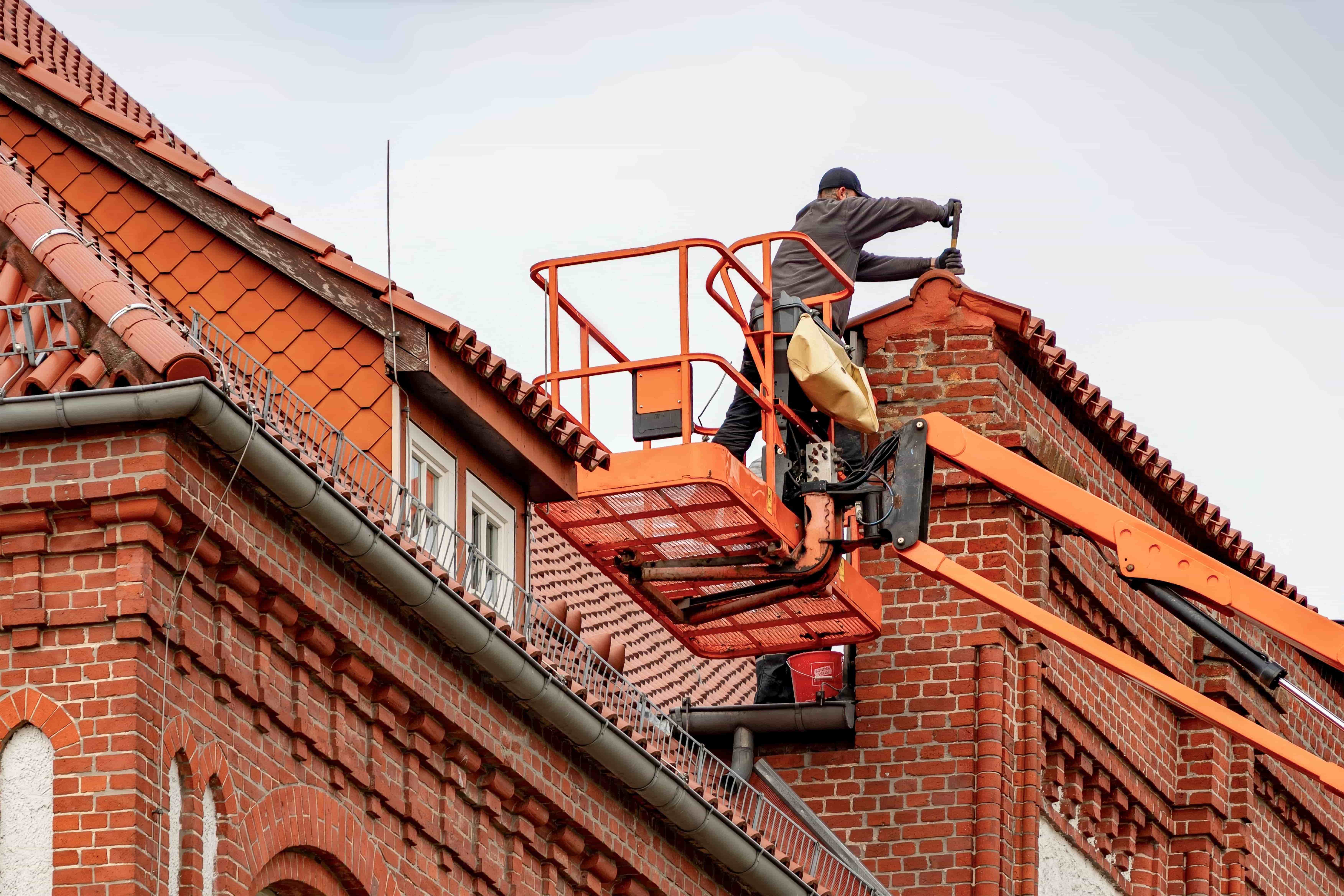  How much does gutter repair cost for a commercial building in London?