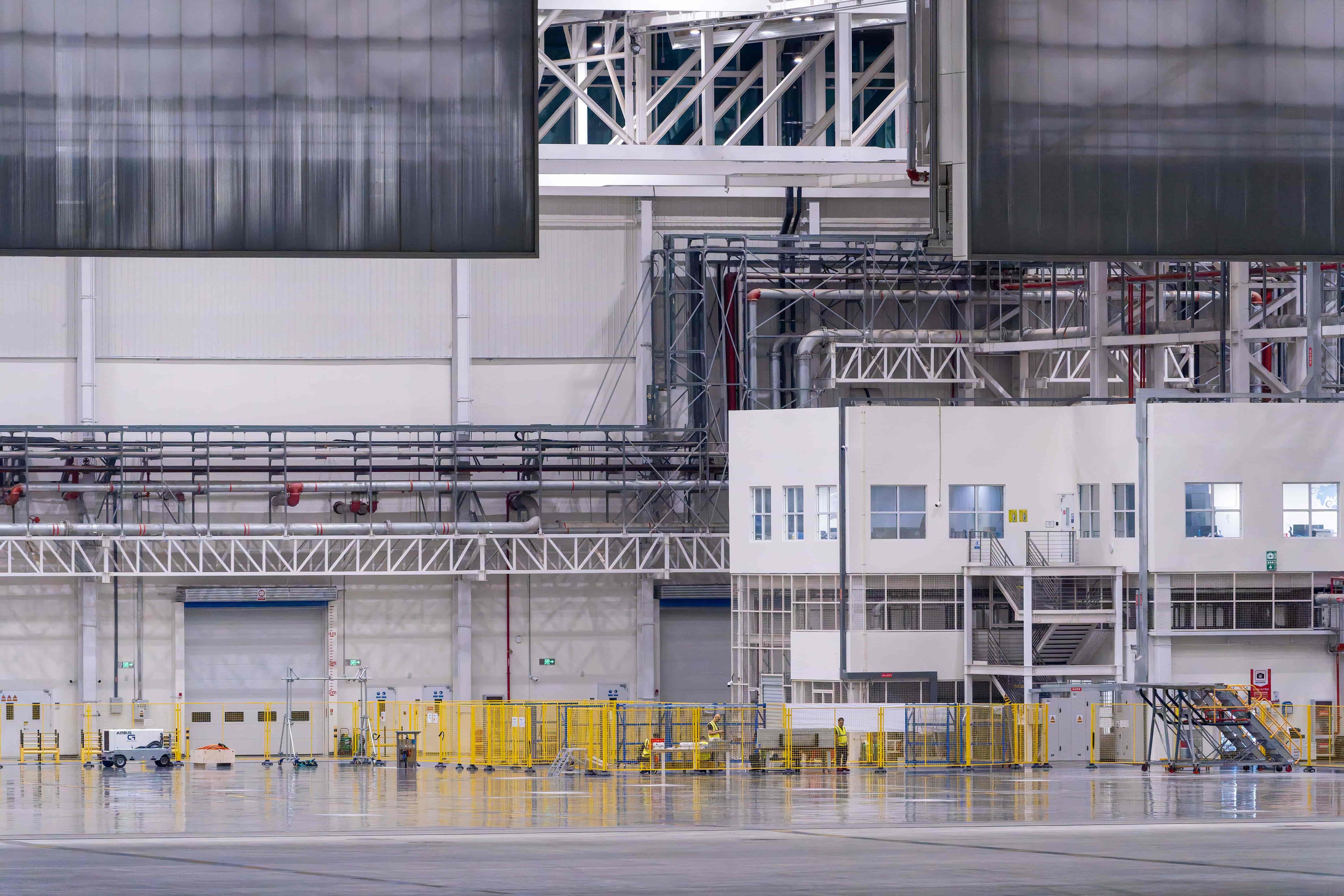 What warehouse cleaning services should cover for industrial unit operators