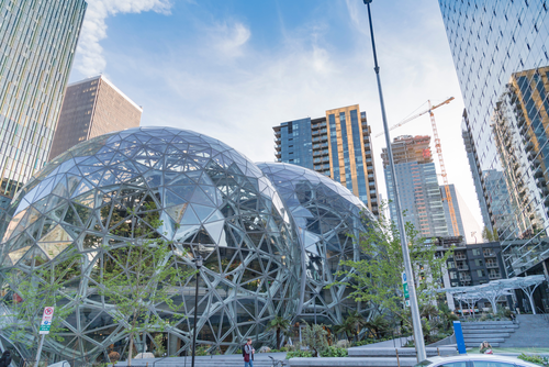 amazon-world-headquarters-spheres-terrarium-greenh-2023-11-27-05-35-08-utc