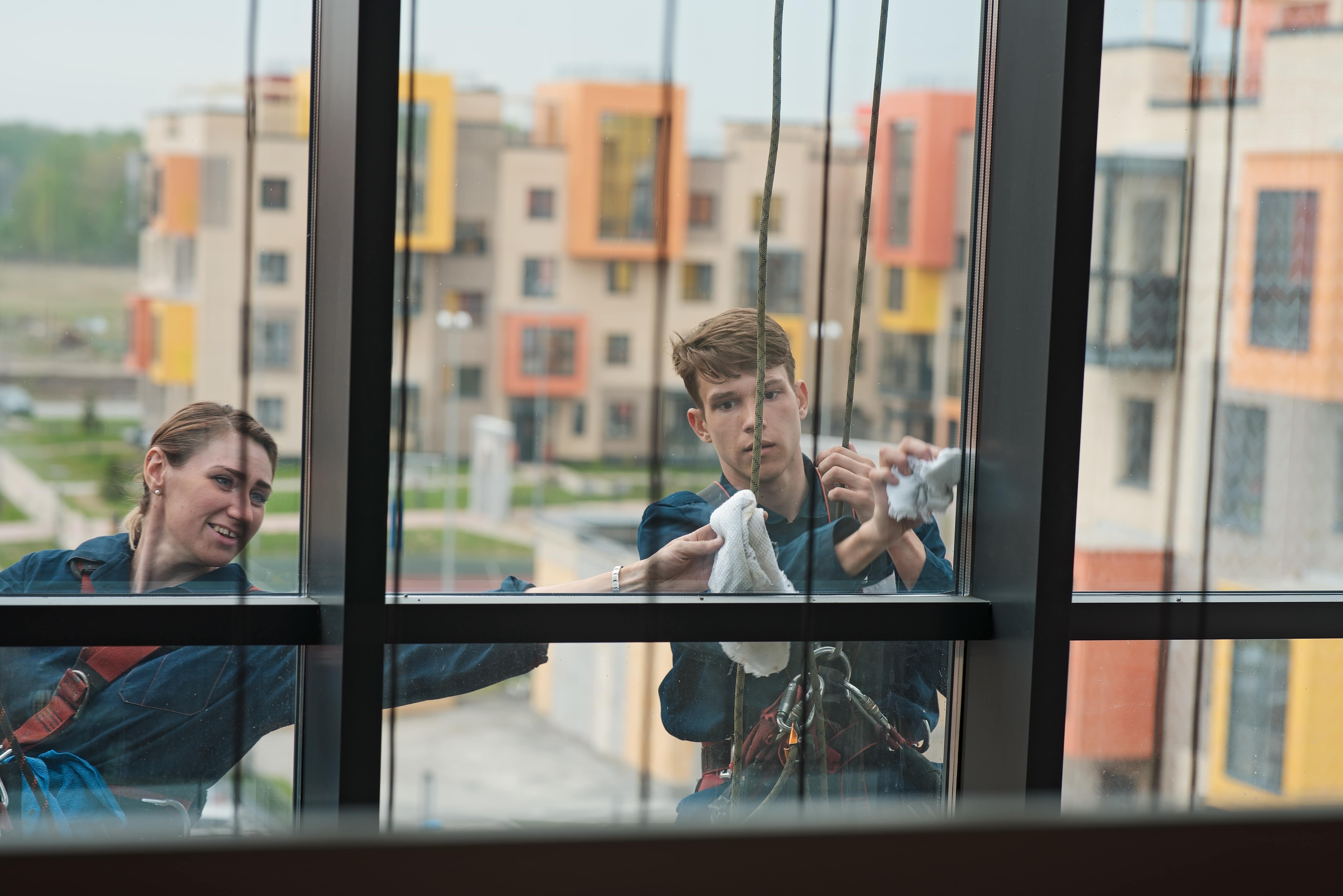 Block Management Window Cleaning: What Managing Agents Need to Know