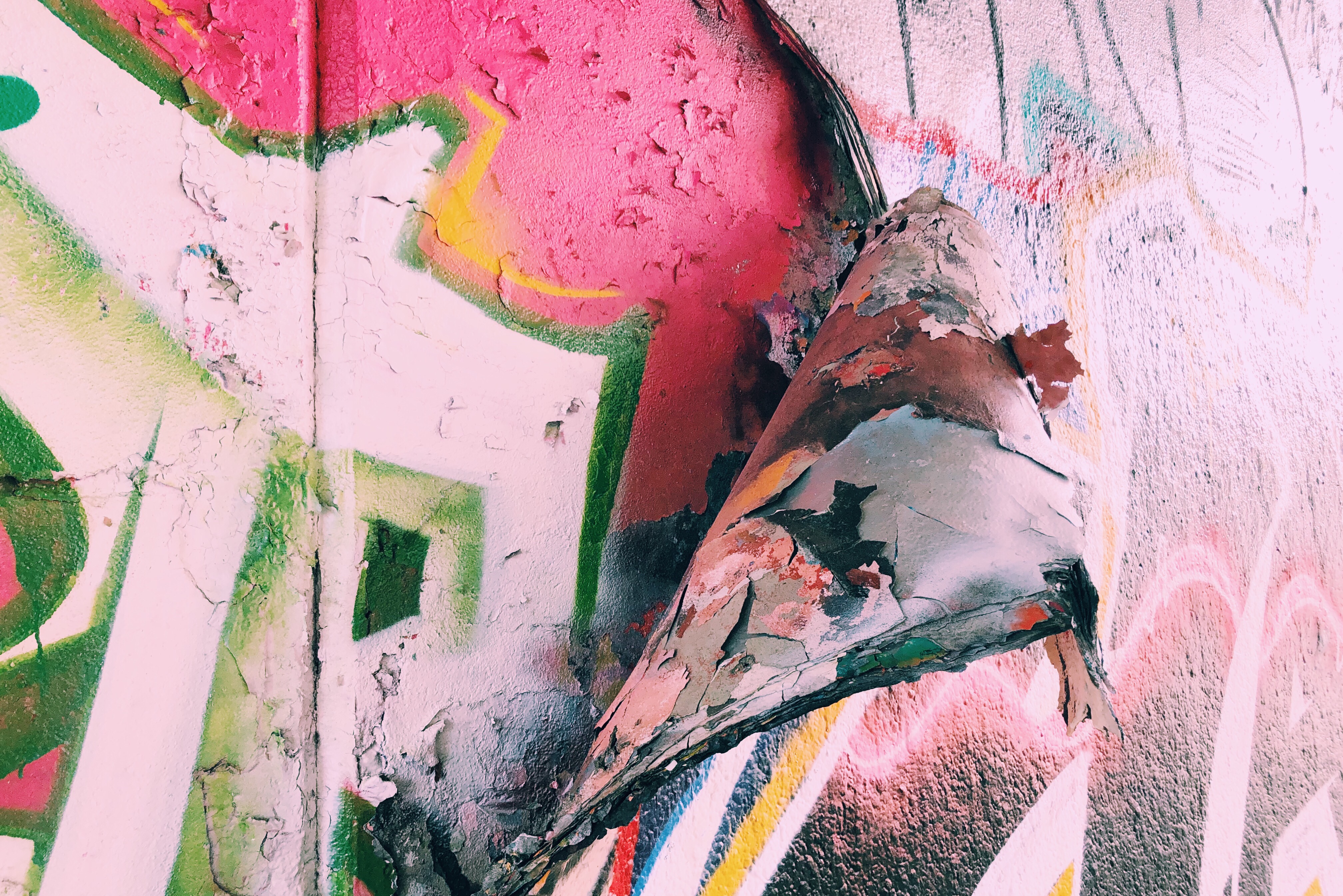 texture-graffiti-on-a-wall-2024-10-12-19-34-00-utc