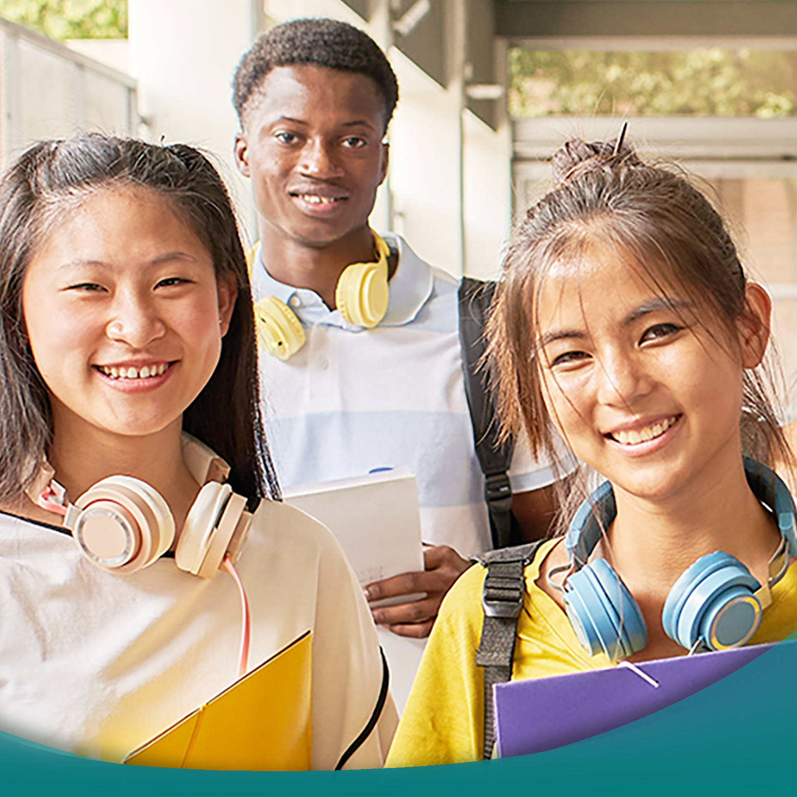 Photo de plusieurs étudiants souriants.  