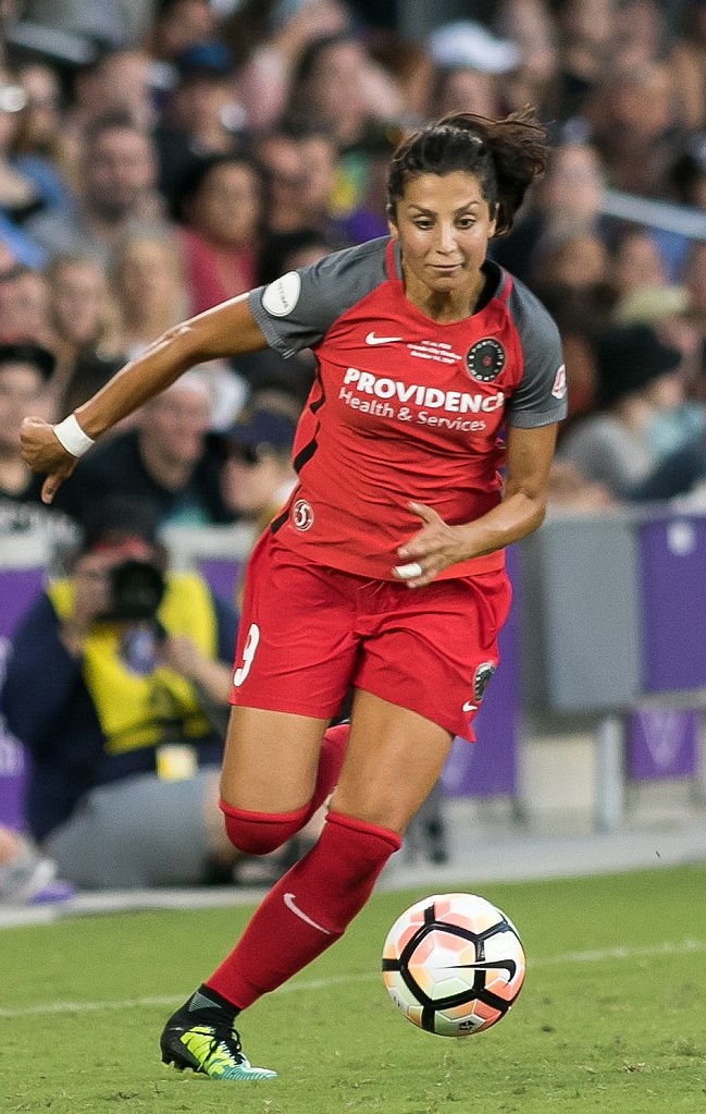 Photo de Nadia Nadim, joueuse de soccer internationale.