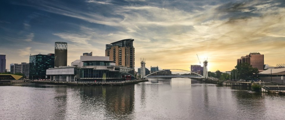 manchester-city-skyline-with-sun-rising