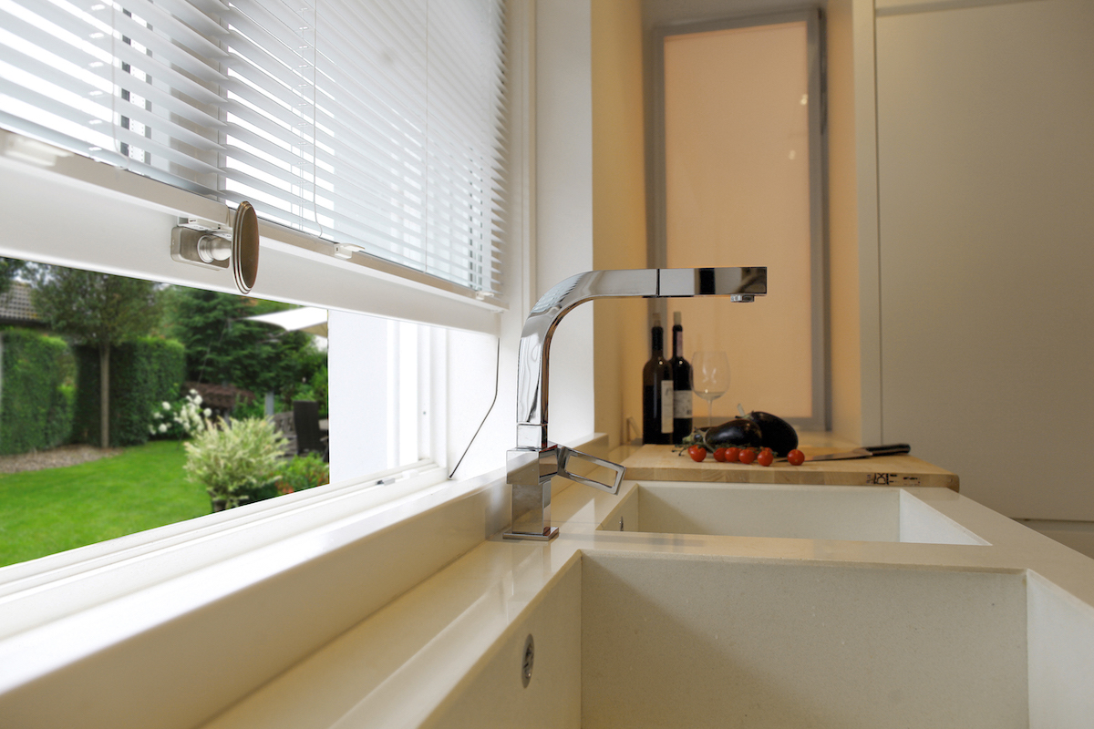 Sorpetaler-Schiebefenster-Holz-Kueche-Spuele