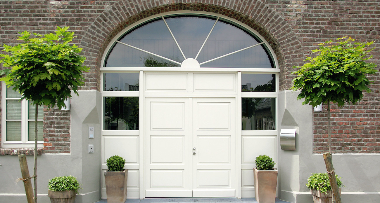 Sorpetaler traditional-wooden-front-door white