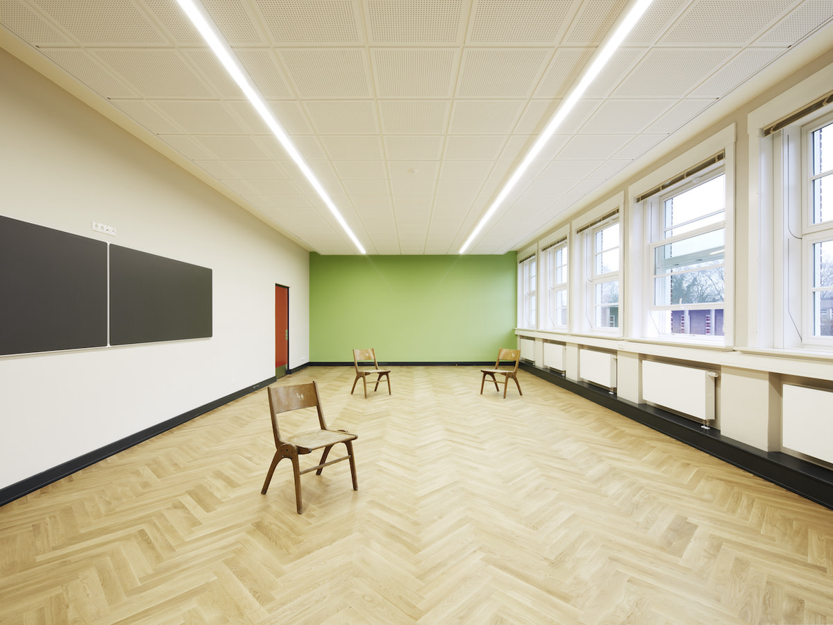 Sorpetaler Holz-Schiebefenster Walddoerfer Gymnasium Klassenzimmer