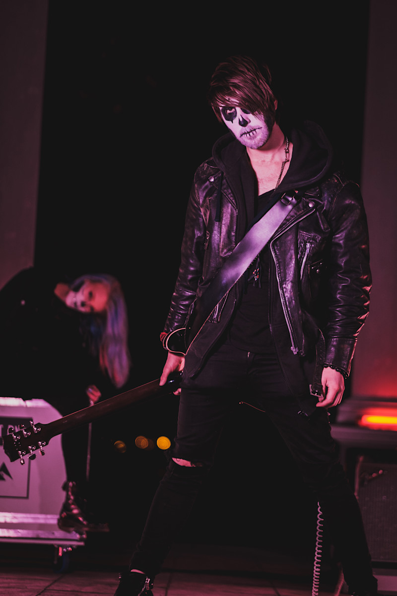 Simon Westerdahl & Alma Bjellerup as Skeletons in the making of "Ocean Blue". Photo Lukas Meijer.