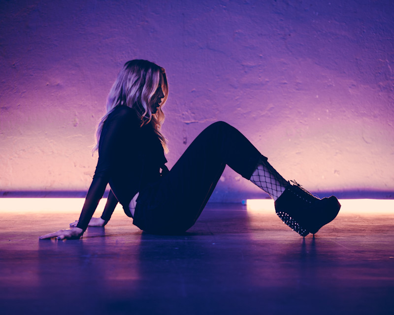 Alma Bjellerup, DNT RYE "Lie Some More" cover art. Photo Lukas Meijer.