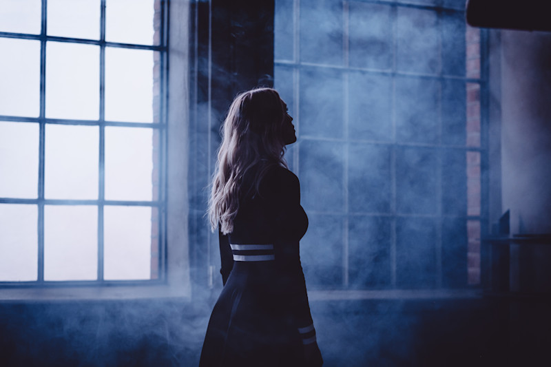 Alma Bjellerup in the recording of "Lie Some More". Photo Lukas Meijer.