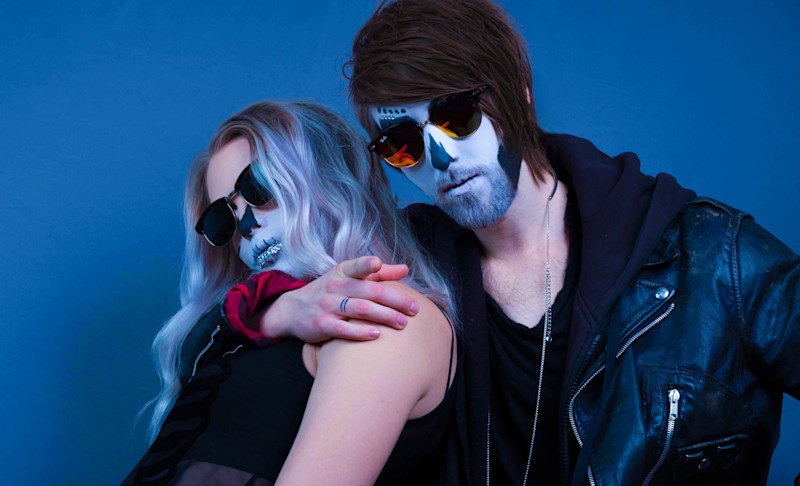 Alma & Simon in Blue DNT RYE, photo Lukas Meijer