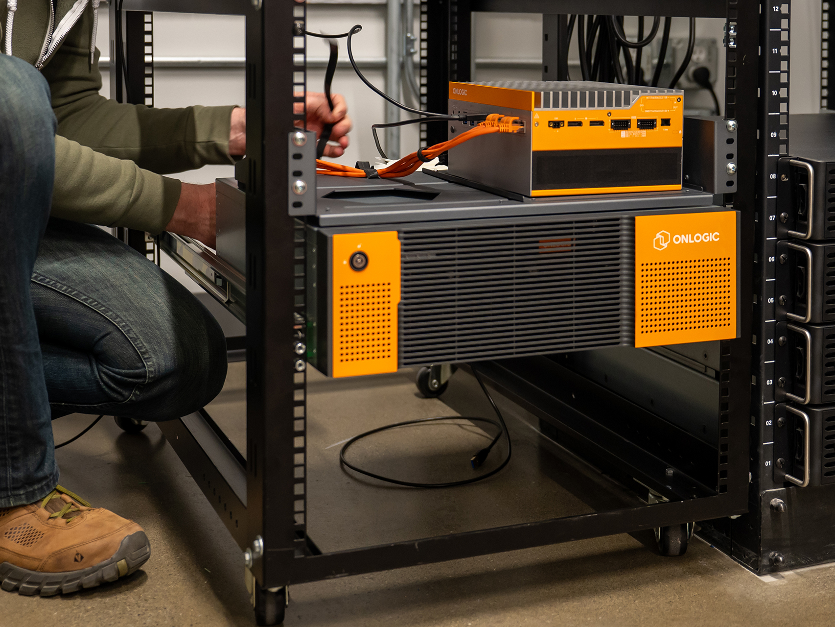 Axial AX300 3U Edge Servers by OnLogic | OnLogic