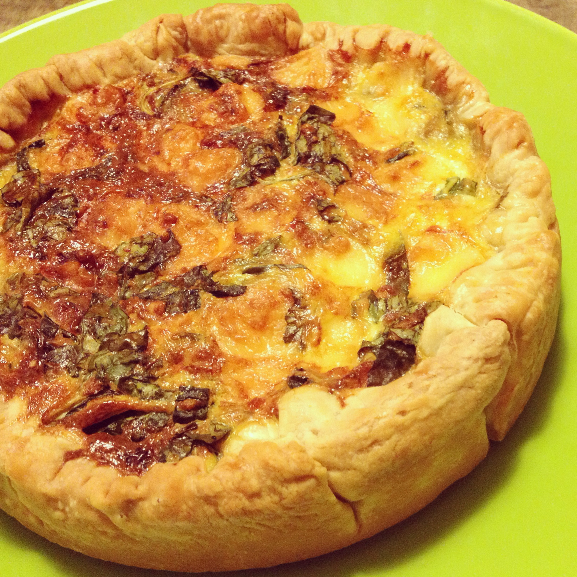 quiche-cukkinivel-porehagymaval-es-sonkaval