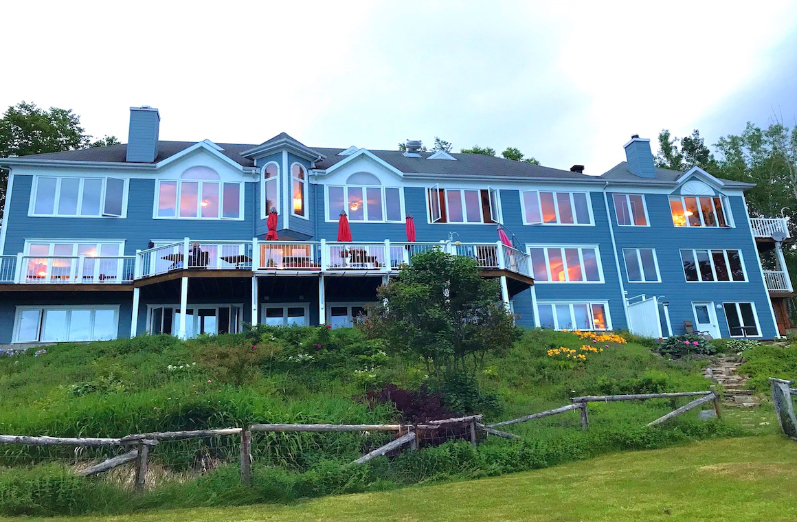 Auberge Cap aux corbeaux Québec Canada