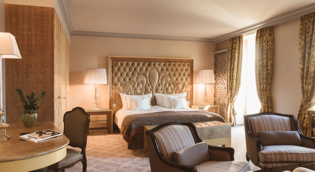 Junior Suite Medium - Schlaf und Wohnbereich - Carlton Hotel St. Moritz