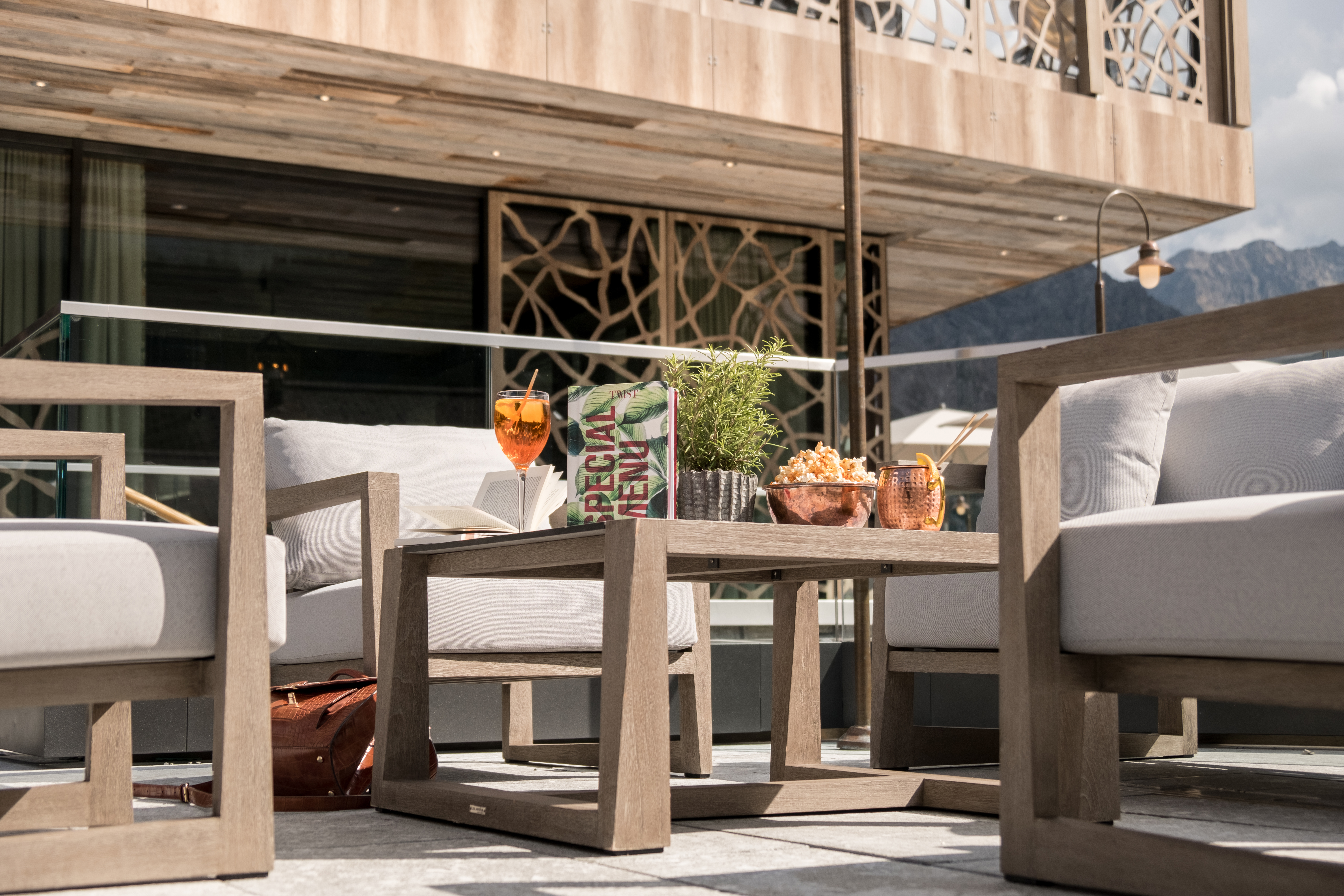 Valsana Hotel Arosa Slider TWIST Terasse