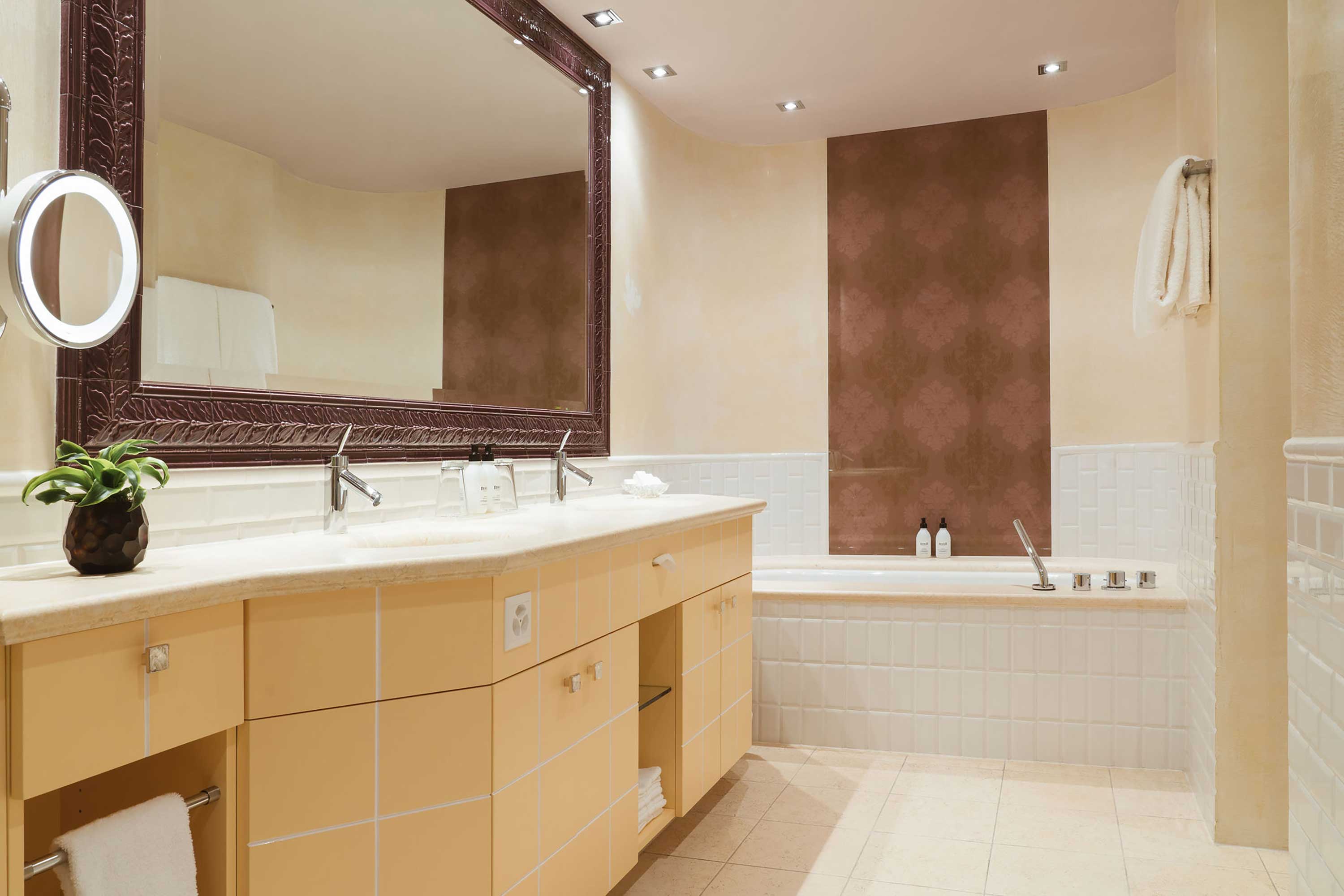5 Bathroom Grand Suite