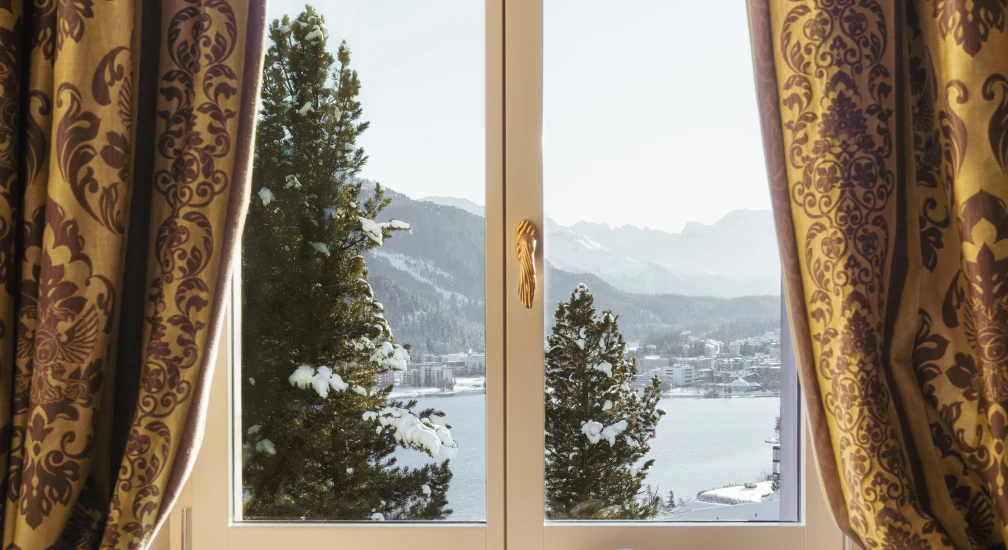 Fenster Aussicht - Carlton Hotel St. Moritz