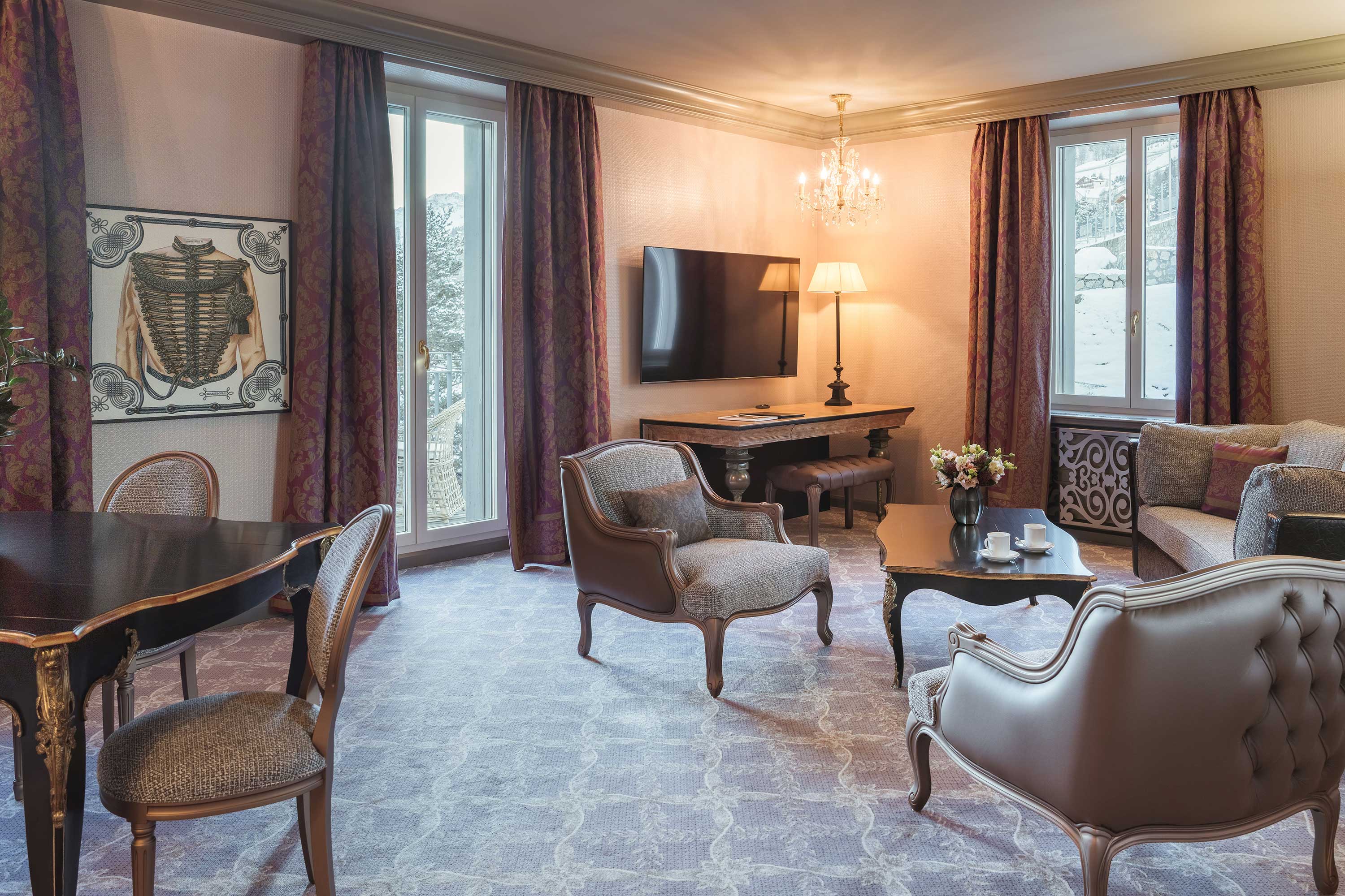 6 Carlton Suite living room