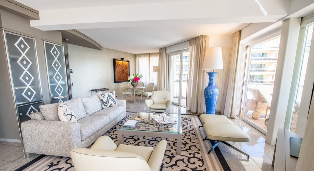 Grand Suite Panorama - Living Room