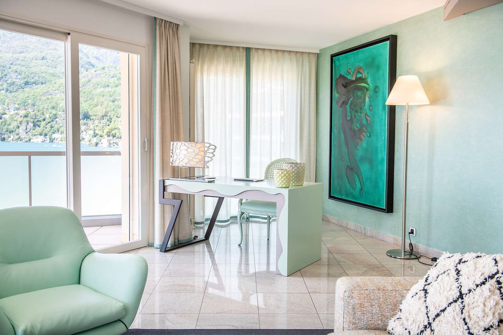 HER Zimmer / Grand Suite / Living Room 