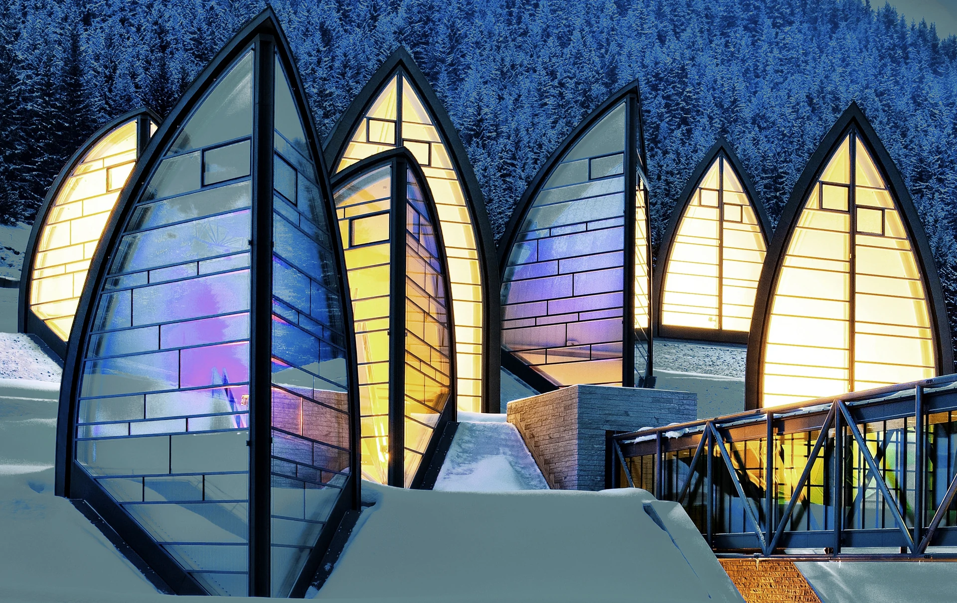 TTC | Tschuggen Grand Hotel Aussenansicht Sommer