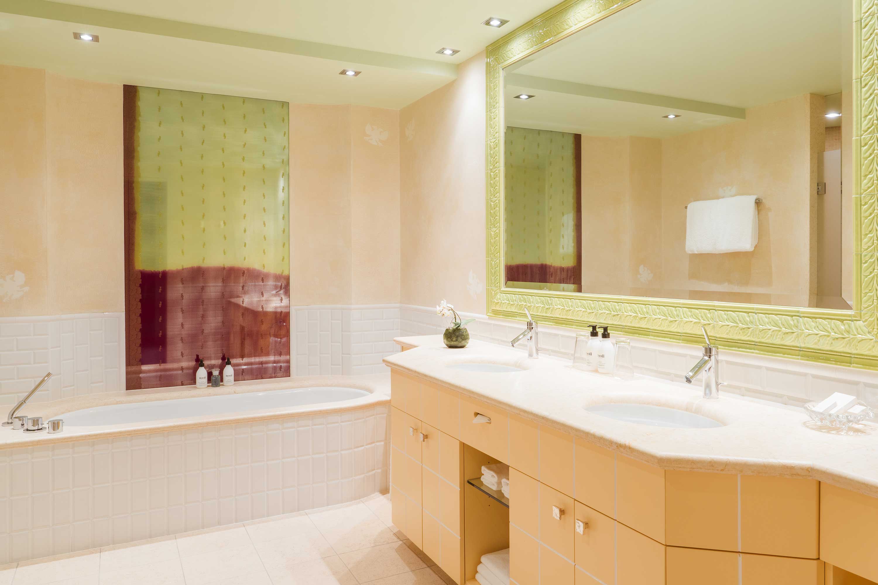 7 Bathroom Grand Suite