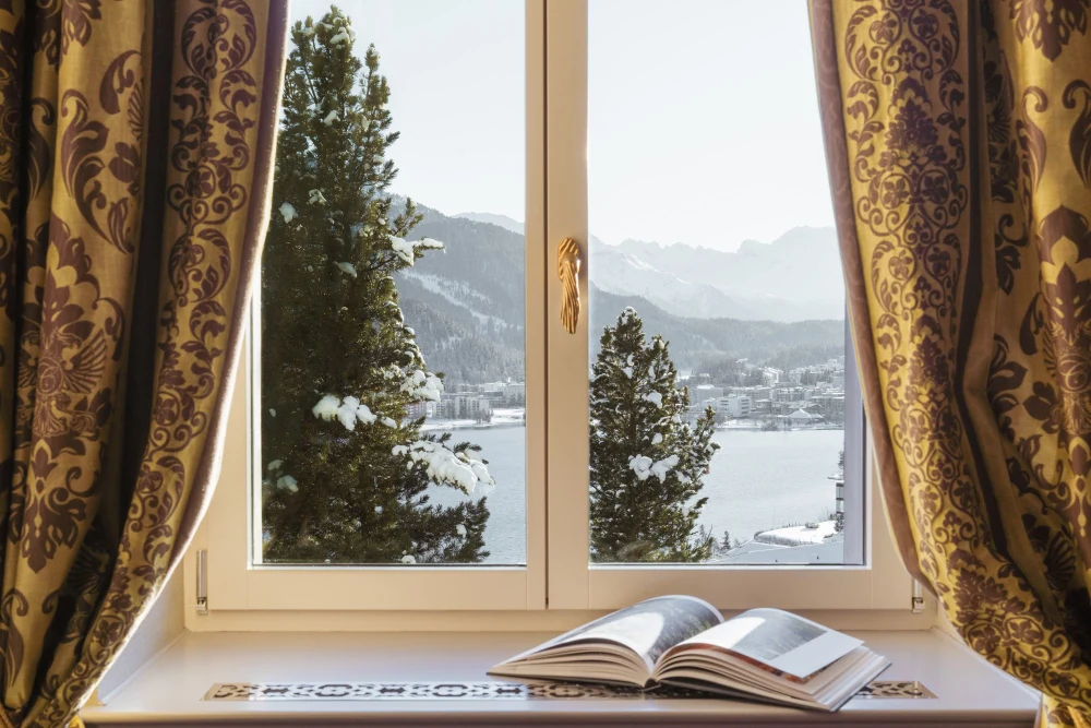 Fenster und Ausblick - Carlton Hotel St Moritz