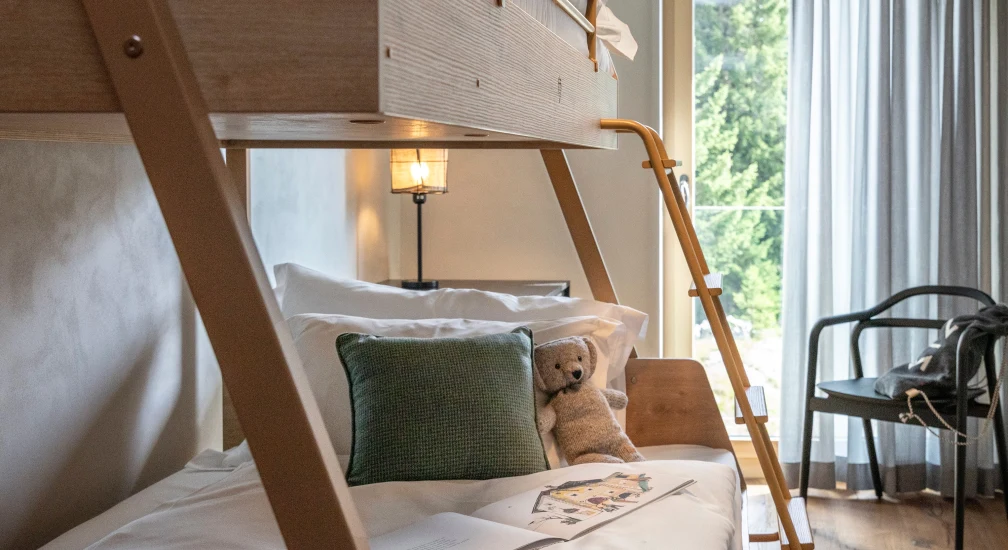Tschuggen Grand Hotel | Mountain Lofts | bedroom kids
