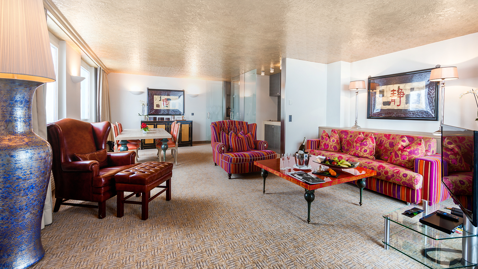 Tschuggen Suite - Cover