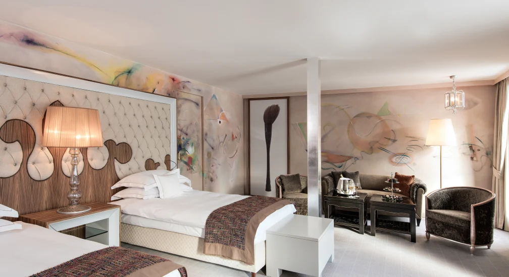 Twin Junior Suite - Art - Carlton Hotel St. Moritz