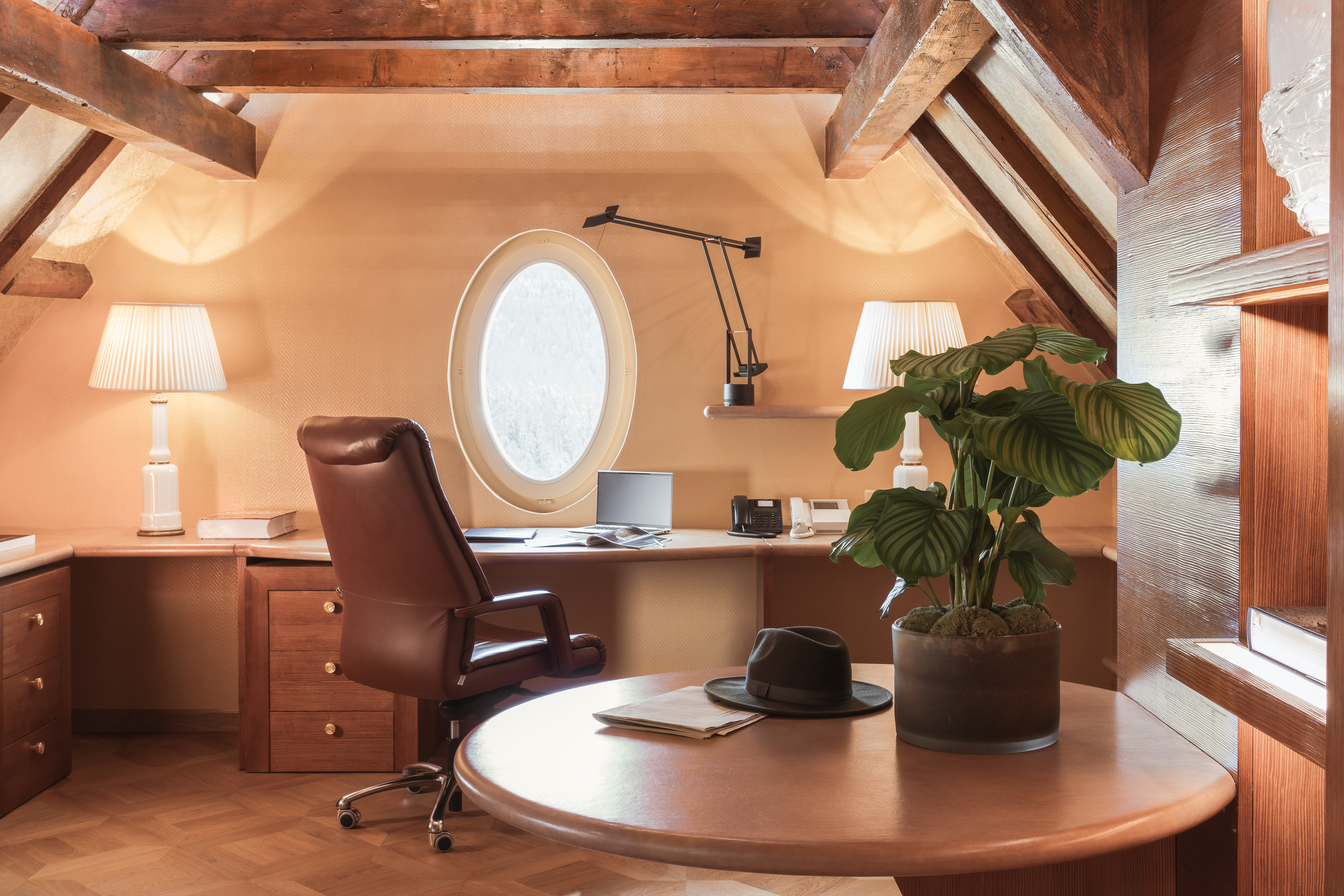 Carlton Penthouse Suite -  Office