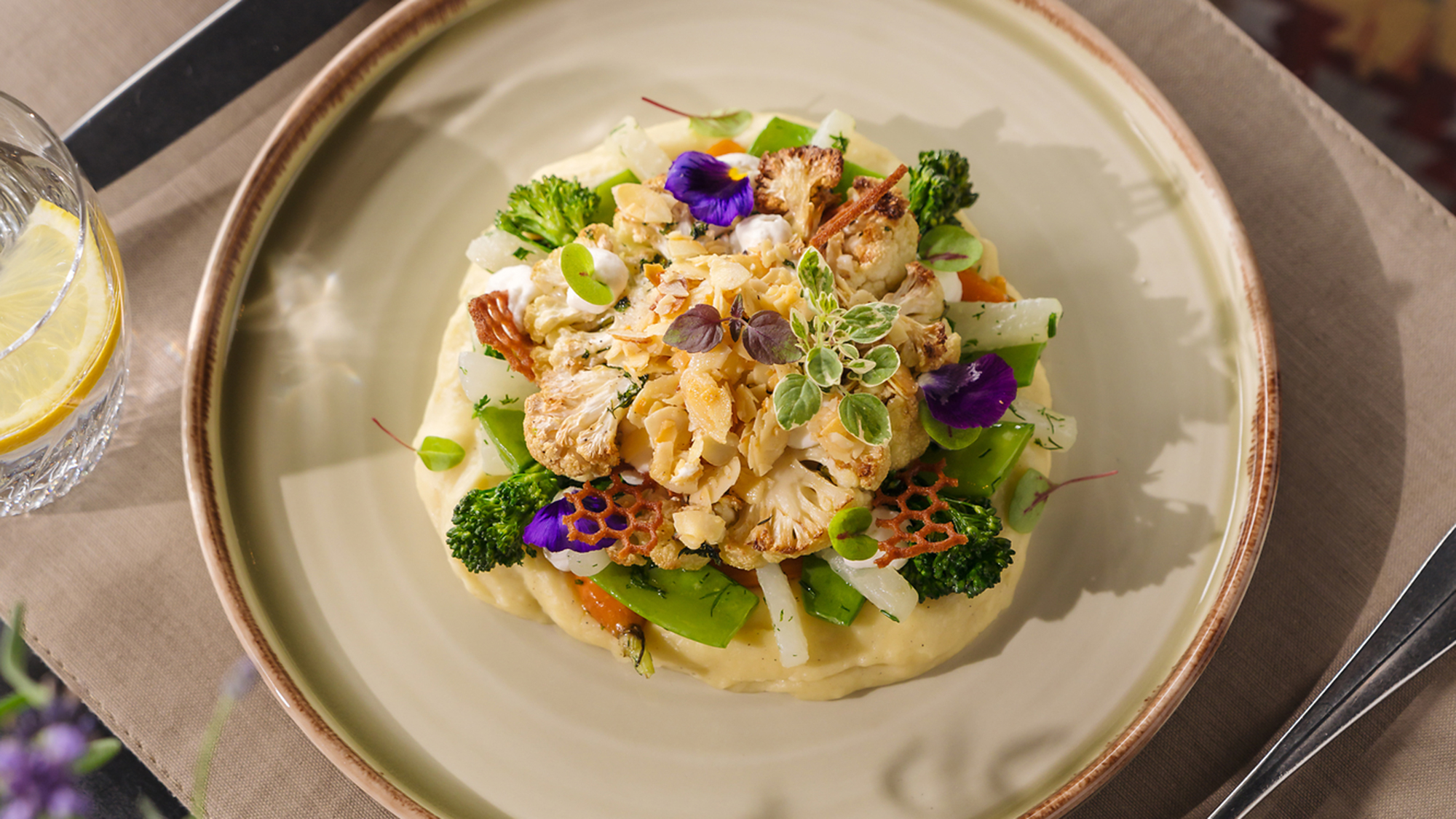 VH Cuisine & Bar 12 Gallery