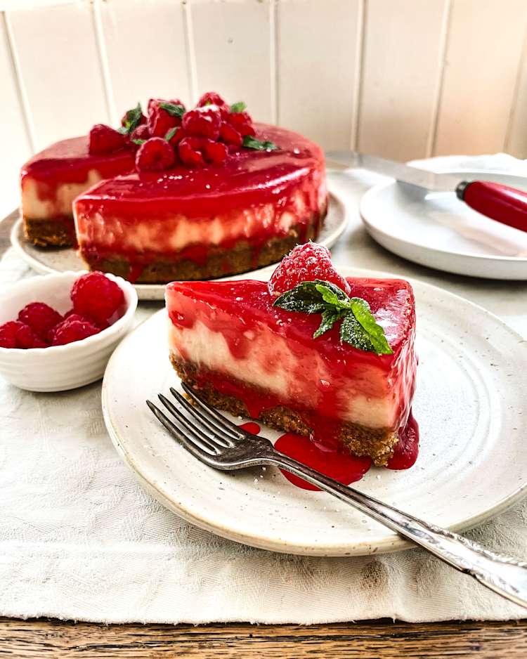 white chocolate & raspberry cheesecake