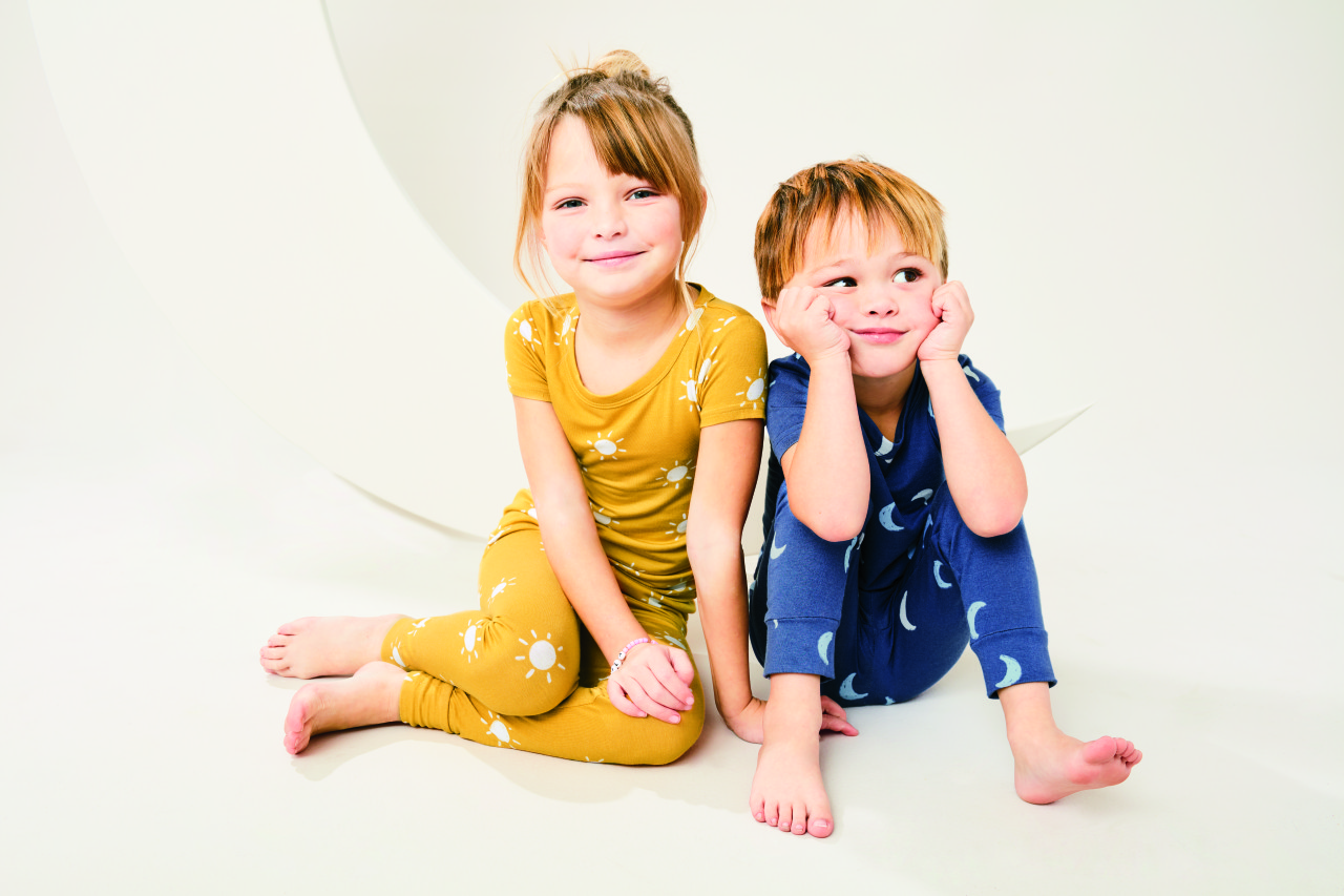 Simple Joys by Carter's Kids' Holiday Loose-fit Flame Resistant Fleece  Footed Pajamas