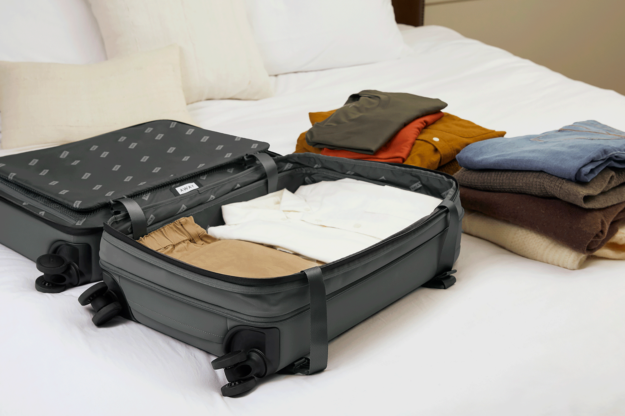 away suitcase expandable