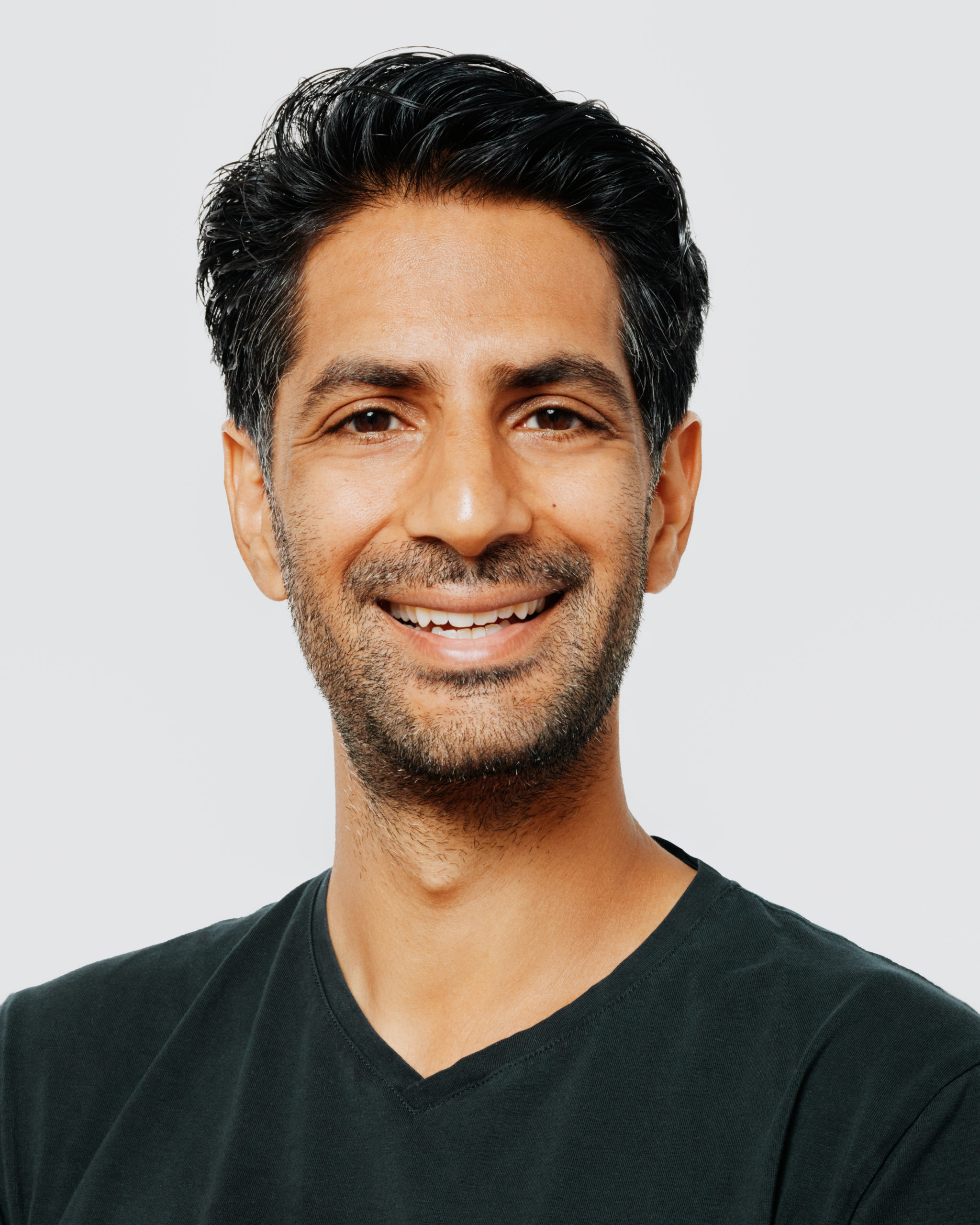 Rajiv-khaneja-startup-advice-canada-CA-Capterra-HeadshotImage4-1-scaled Headshot of Rajiv Khaneja, founder of AdButler