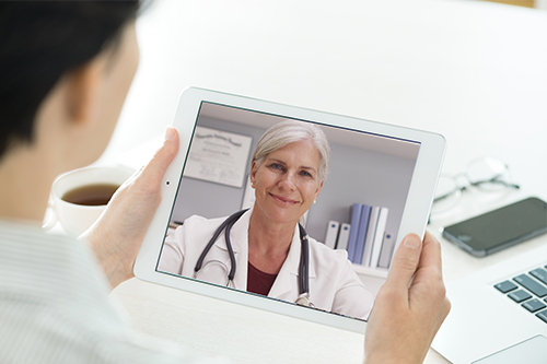 beeldbellen-in-de-zorg-met-patiënten-Facetalk beeldbellen met patiënten