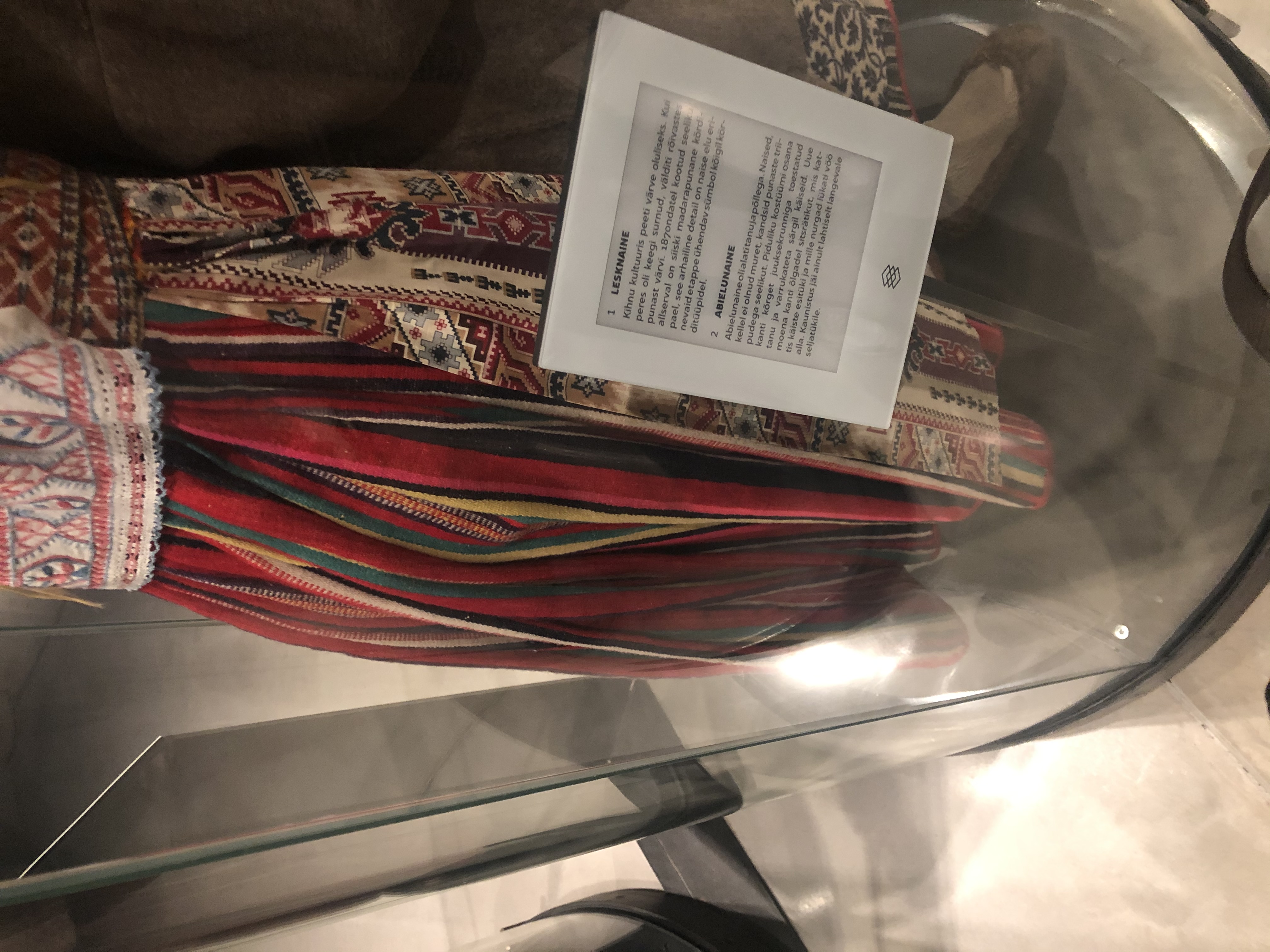 Tartu striped apron