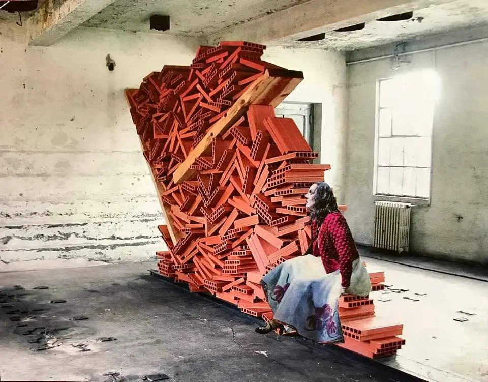 Penser à reconstruire . 