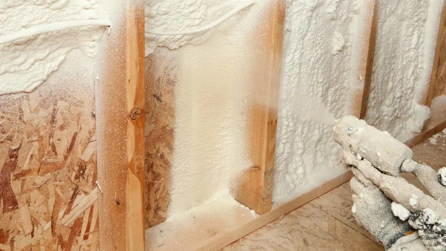 spraying insulation