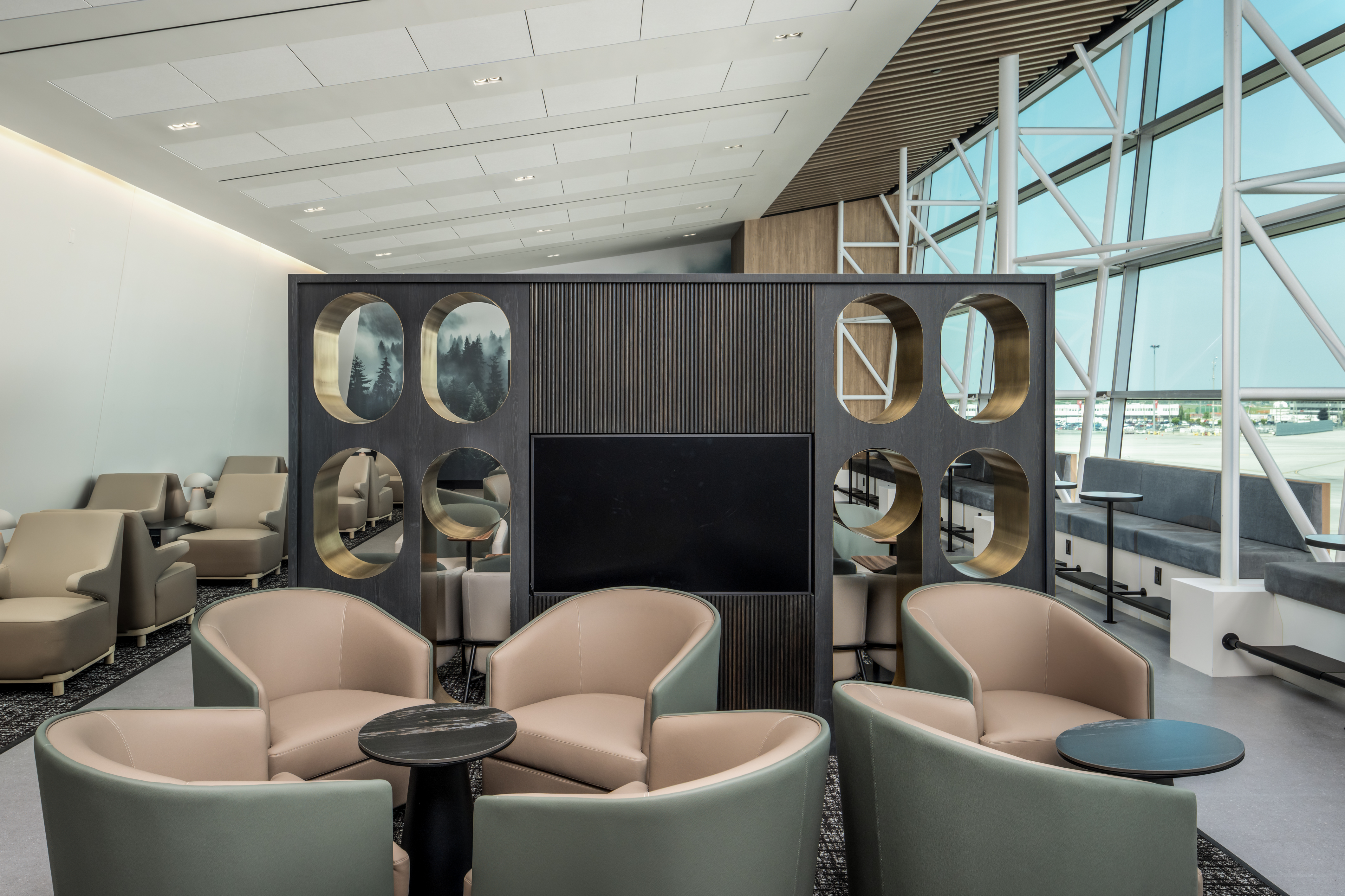 Desjardins Plaza Premium Lounge (US Transborder Departures)
