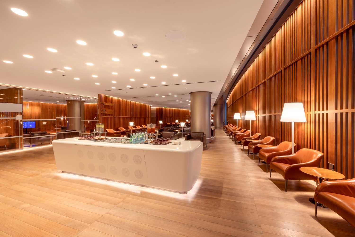 Al Maha Lounge (Southeast)