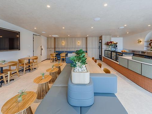 Plaza Premium Lounge (International Arrivals)