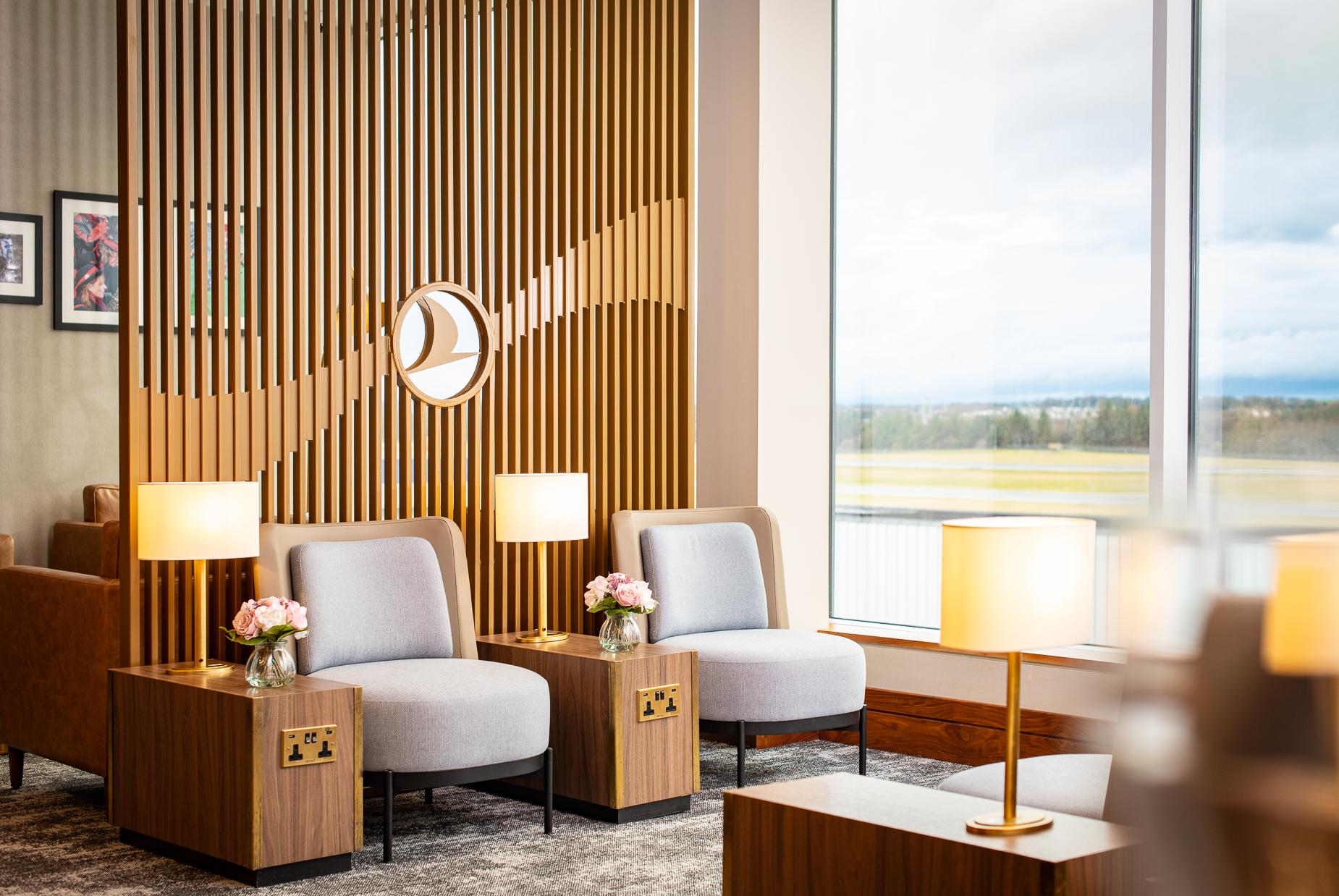 レ*ー様 LONDIS OSAKA 3周年記念フーディ グッドイナフ ELT A Turkish Airlines Lounge by Plaza Premium Group(ゲート16) EDI