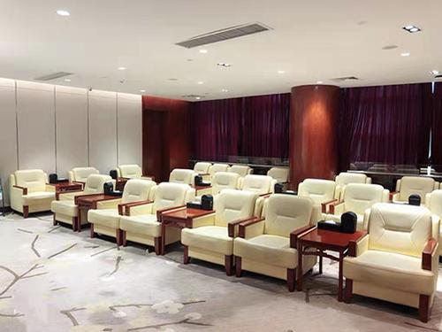 First Class Lounge 01
