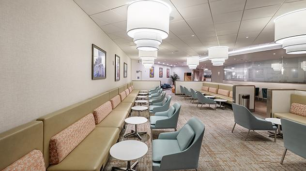 The Club MCO (Gates 70-99) MCO AIRPORT ターミナルB、コンコース4